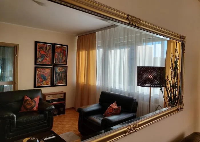 Retro Cosy Apartment